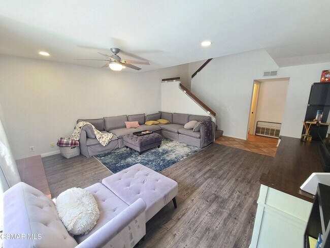 Foto del edificio - 833 Shadow Lake Dr