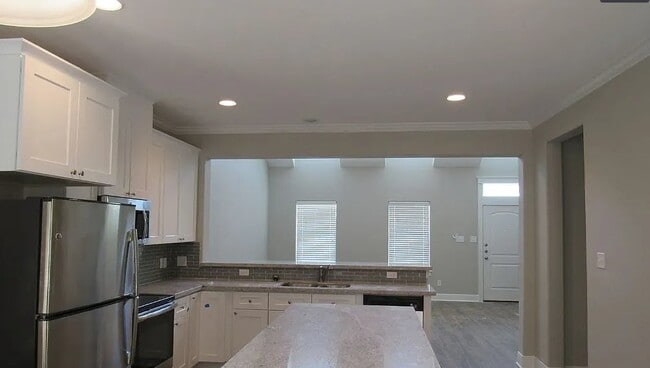 Foto del edificio - 122 Waverly Dr