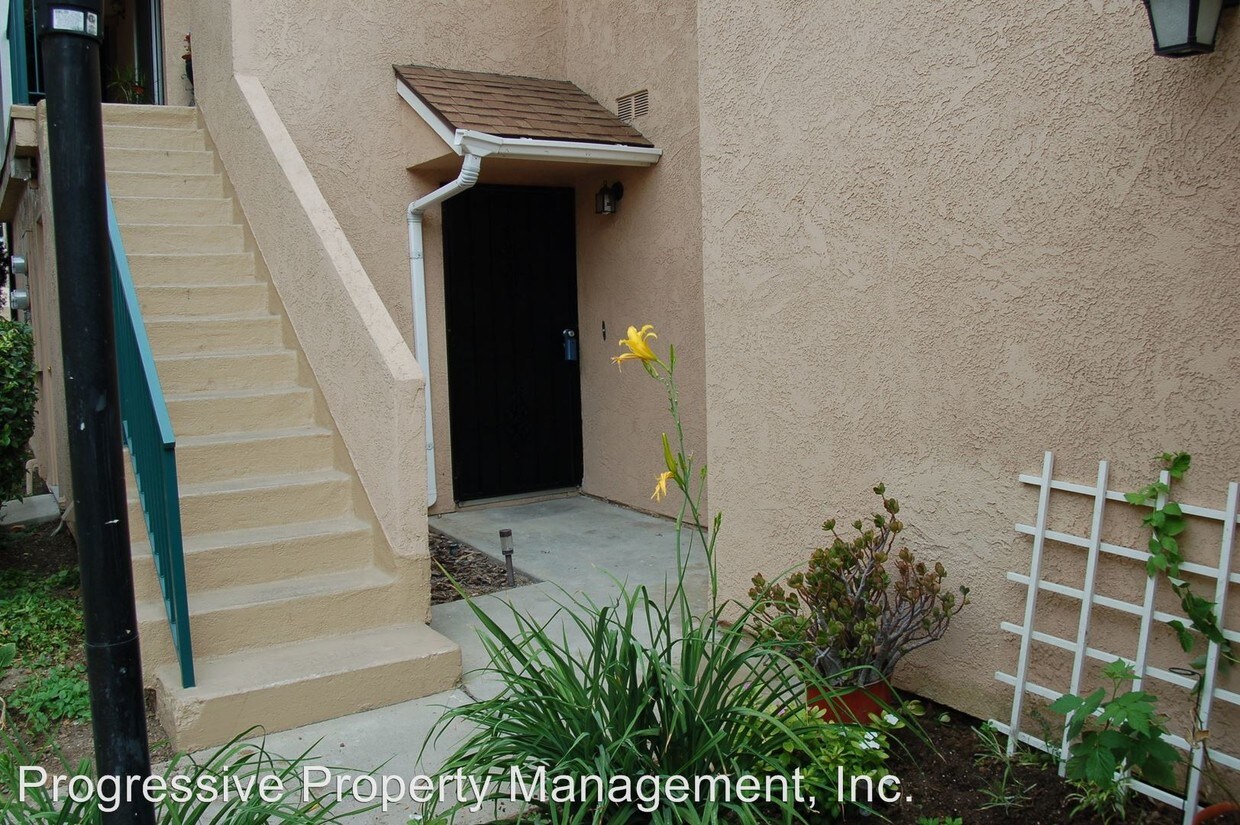 Primary Photo - 875 Las Lomas Dr