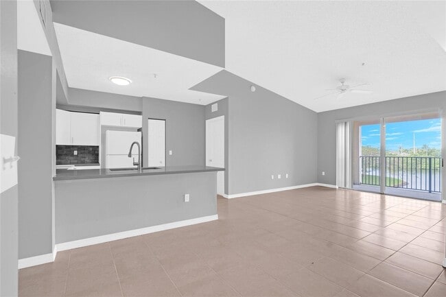 Building Photo - 2120 W Preserve Way