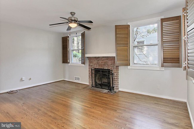 Foto del edificio - 6927 Jefferson Ave