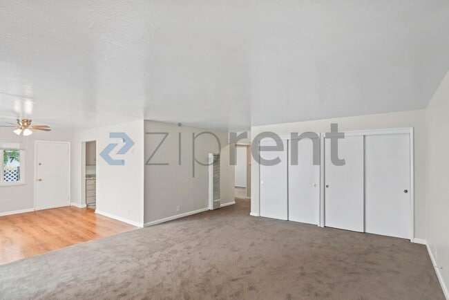 Foto del edificio - 1883 Robin Ln