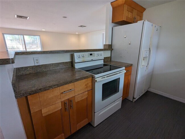Building Photo - 2804 Applewood Dr