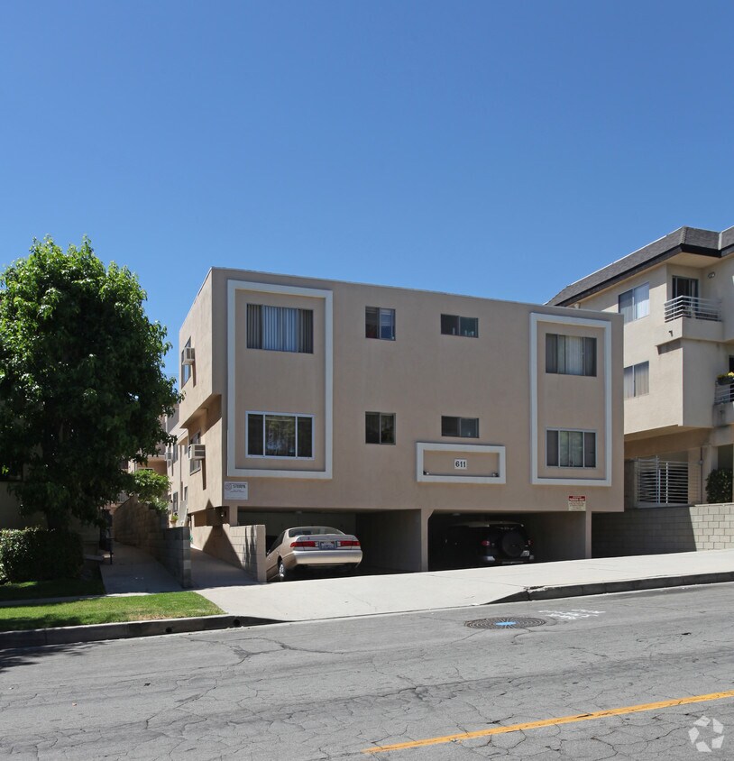 Building Photo - 611 E Verdugo Ave