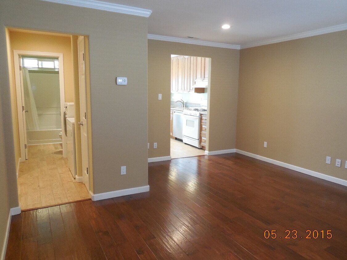 Primary Photo - 1431 Carleton Dr