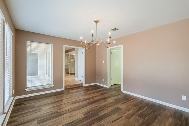 Building Photo - 1047 Honey Hill Dr