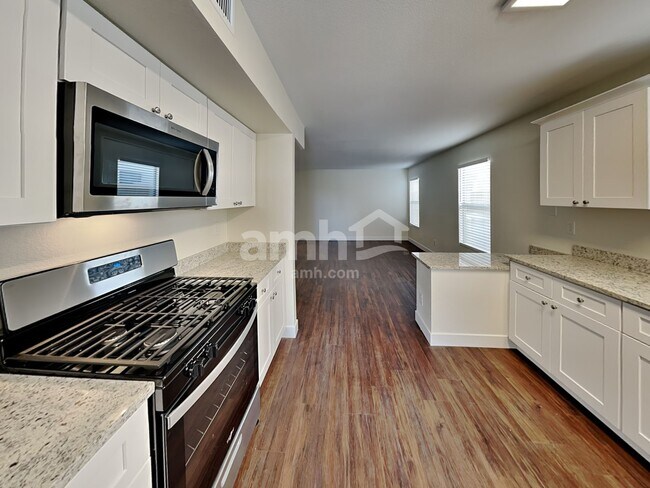 Building Photo - 7535 W Comet Ave