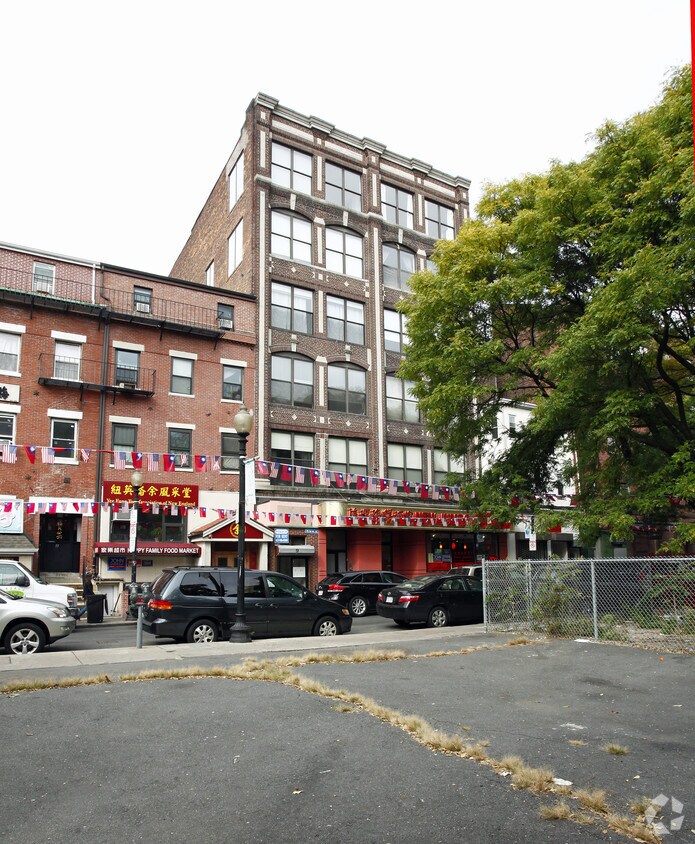 Primary Photo - 5-7 9 Hudson St
