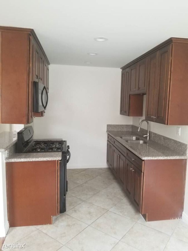 Building Photo - 10085 Tujunga Canyon Blvd
