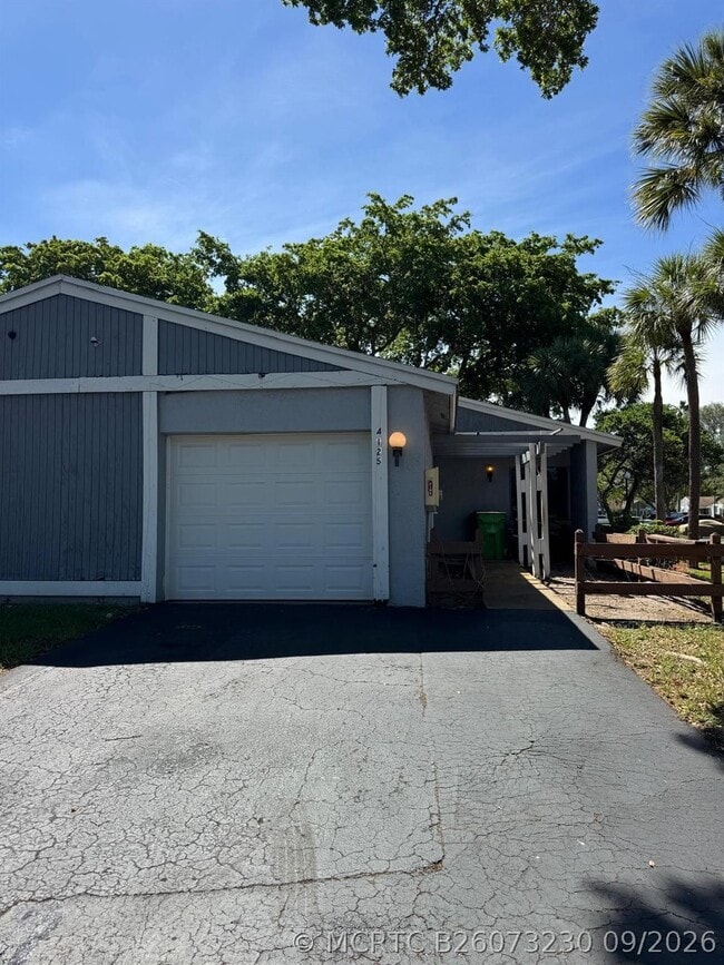 Building Photo - 4125 NW 78th Ave