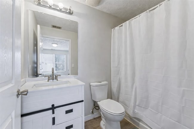 Foto del edificio - Spacious 2nd Floor Condo in Lithonia, Georgia -- Vouchers Accepted