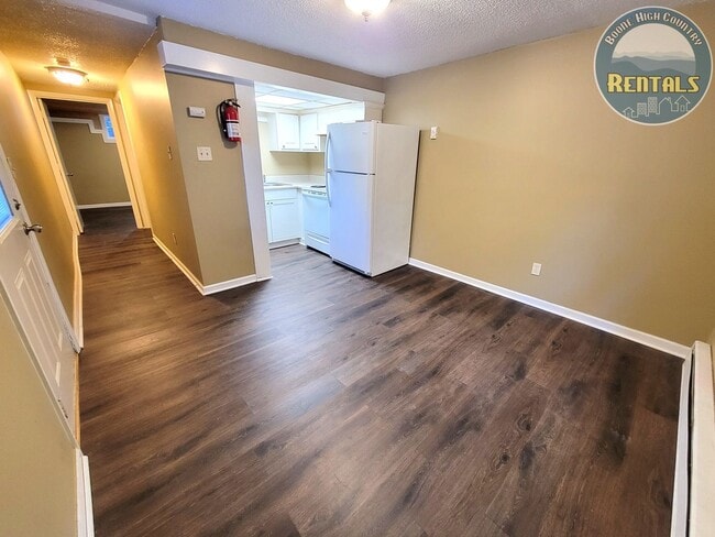 Building Photo - 1489 Brown's Chapel Rd