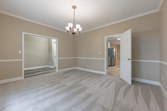 Building Photo - 6010 Garden Oaks Dr
