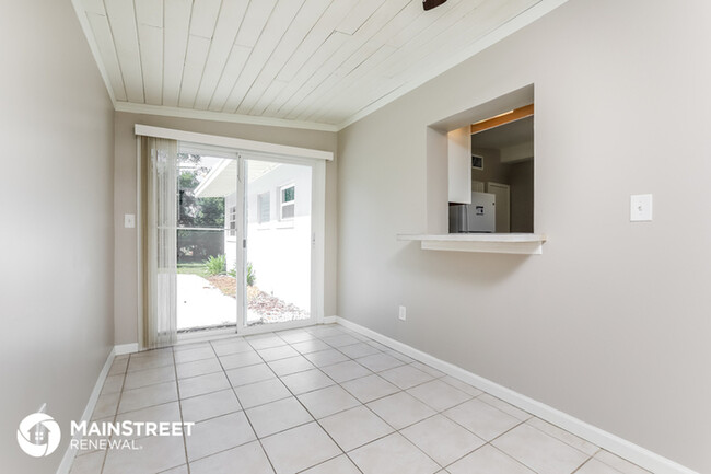 Building Photo - 6136 Bolling Dr