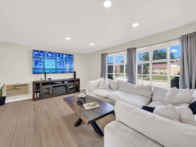 Foto del edificio - 1631 Clay Ct