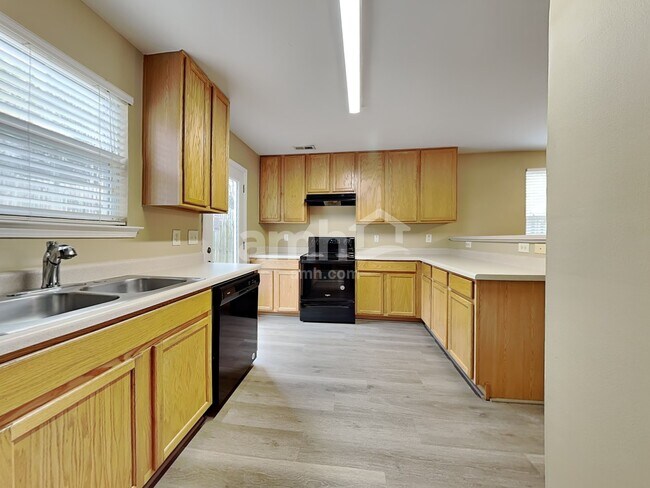 Foto del edificio - 5829 Bryanstone Pl