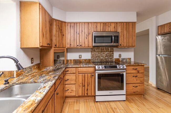 Foto del edificio - Charming 4 Bedroom, 4 Bath home in the Che...