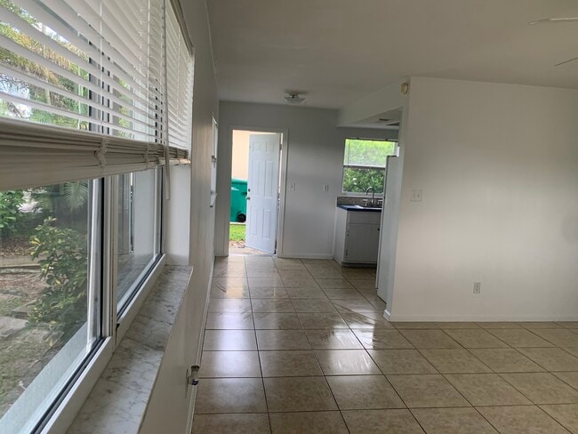 Foto del edificio - 623 92nd Ave N