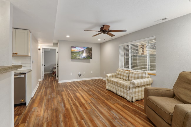 Photo - 616 2nd St Apartment