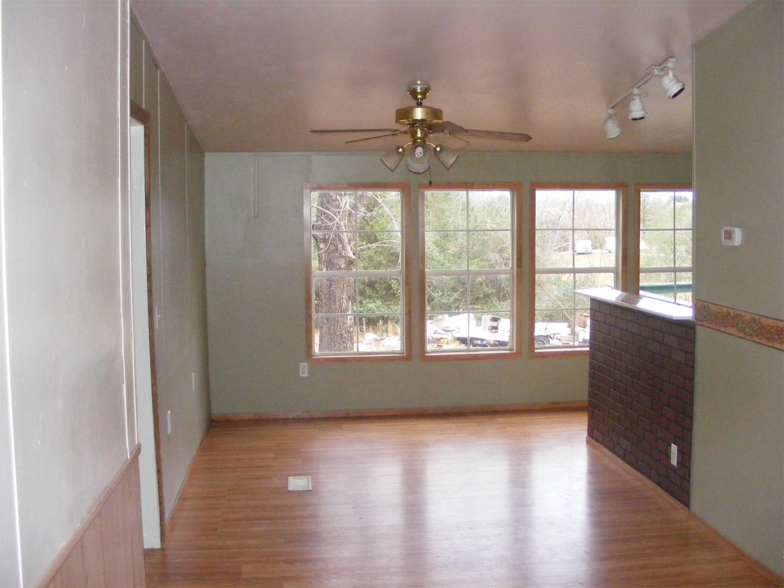 Photo - 1430 Co Rd 609