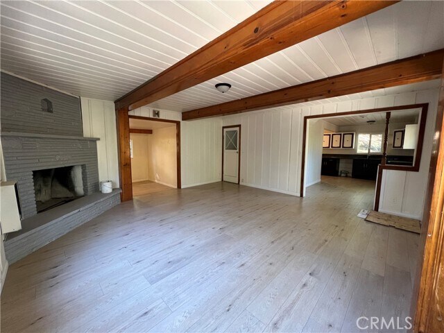 Foto del edificio - 782 N Village Ln