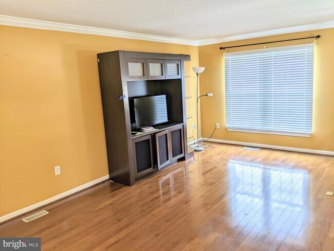 Building Photo - 7621 Monitor Ct