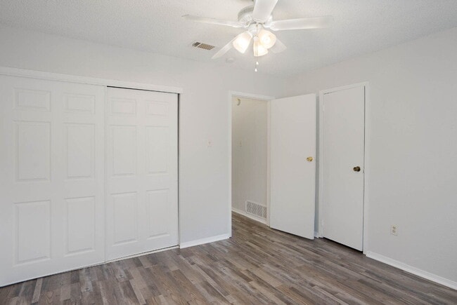 Foto del edificio - Great Location! 2/1 Duplex Near Downtown Fort Worth