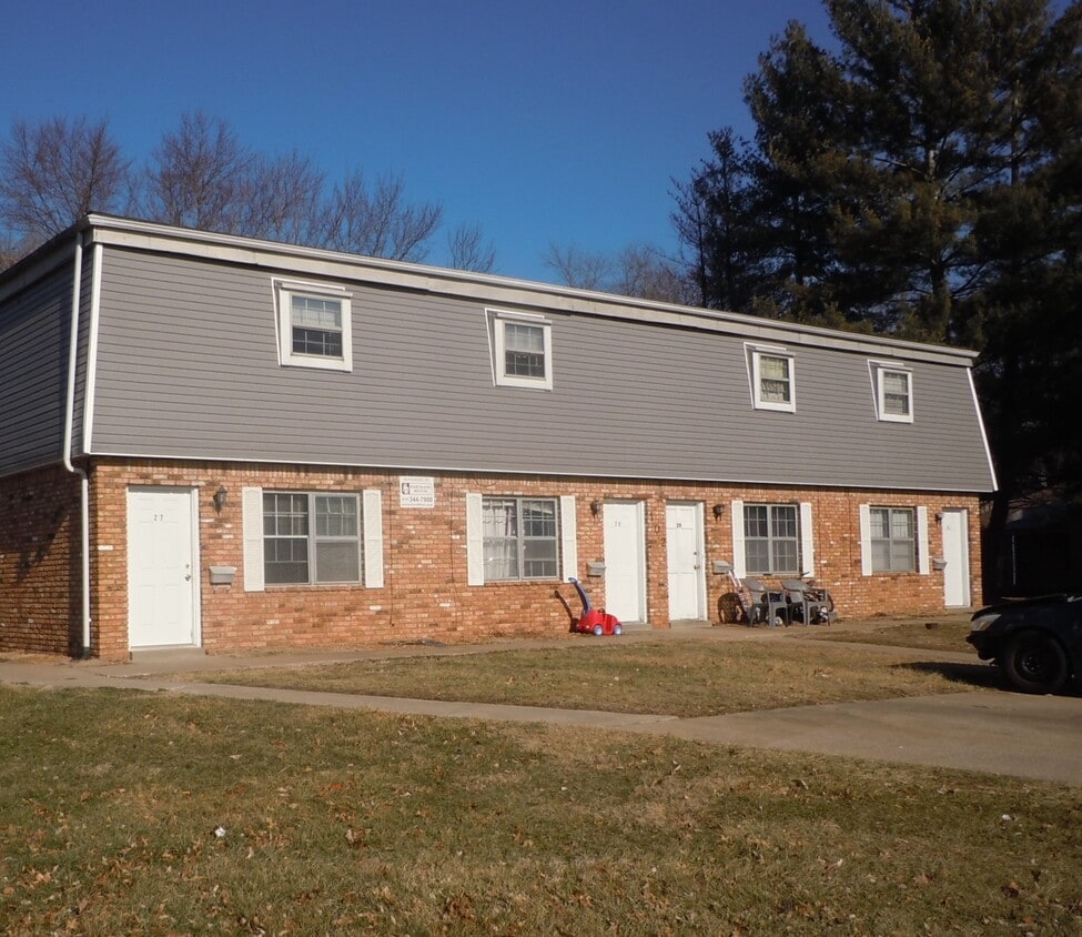 102 King Arthur Ct, Collinsville, IL 62234 Townhome Rentals in