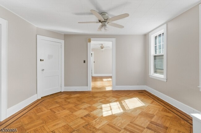 Building Photo - 527 Madison Ave