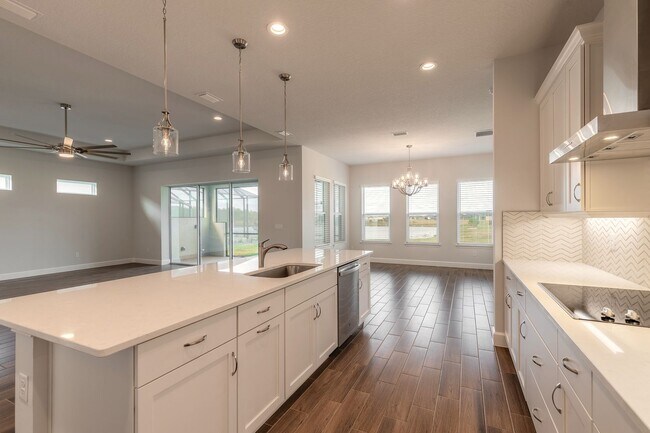 Building Photo - Like new home in Mosaic subdivision. 3 car garage