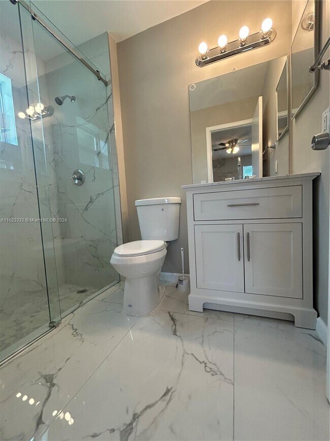 Foto del edificio - 3760 Coral Springs Dr