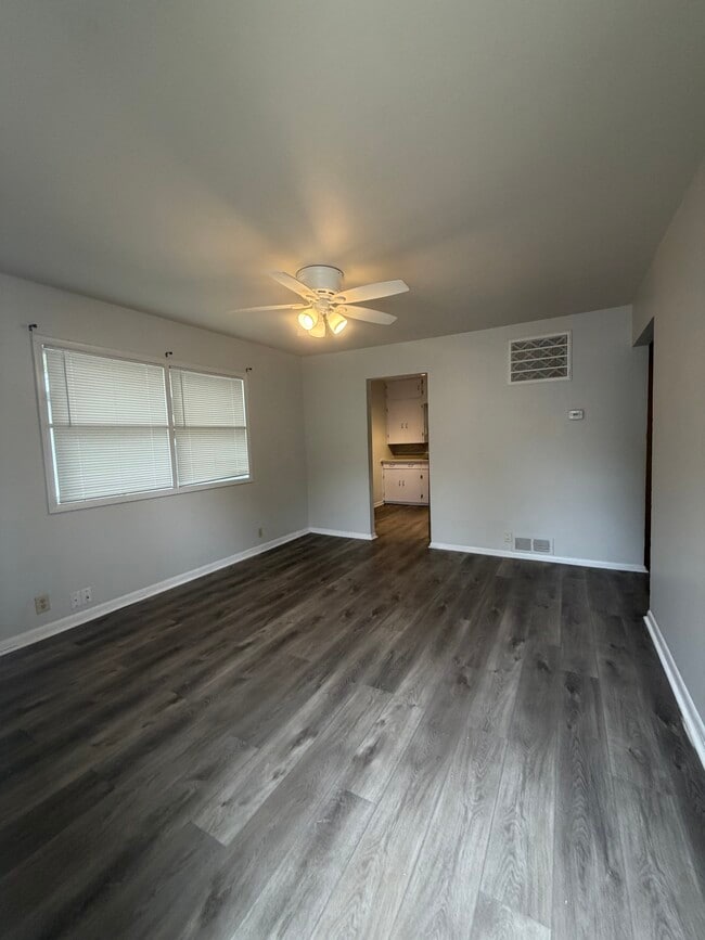 Building Photo - 2114 Ferrol St