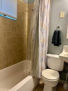 Foto principal - 3126 Webster St
