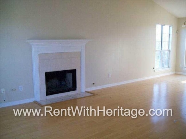 Building Photo - 6322 Hillview Ln