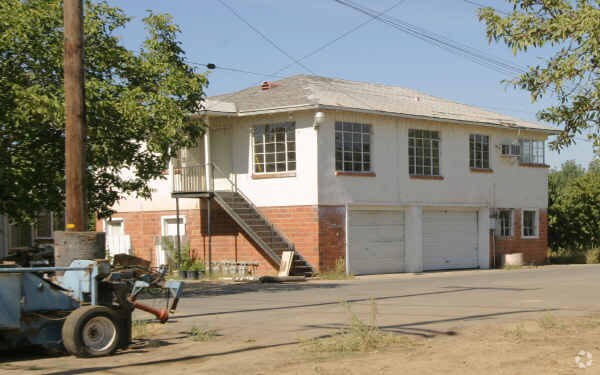 Foto del edificio - 5321-5351 Yosemite Blvd