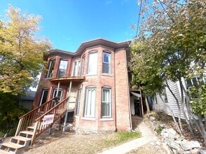 Building Photo - 318 Miller St
