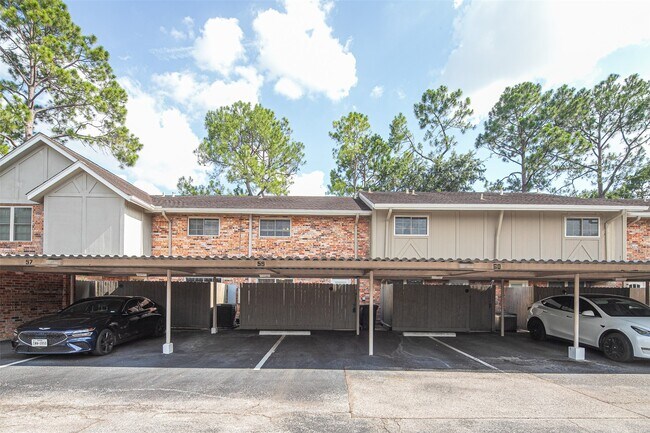 Foto del edificio - 515 Tallowood Rd