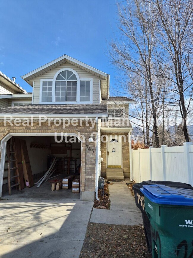 Building Photo - Orem Townhome New Flooring Finished soon