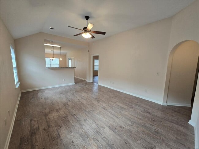 Building Photo - 456 Buena Vista Wy