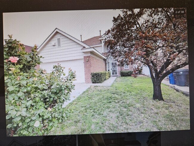 Foto del edificio - 8020 Brittany Ave NE