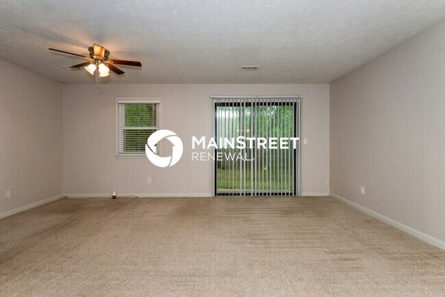 Foto del edificio - 3 Bedroom Pet-Friendly Home in Jonesboro, GA with Main Street Renewal