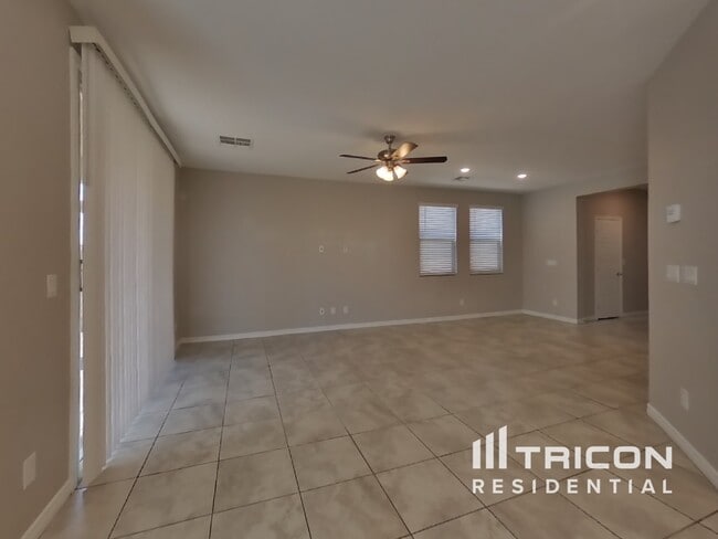 Foto del edificio - 6563 Smithville Ave