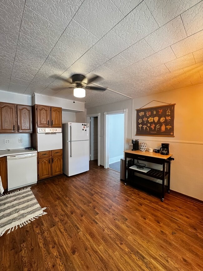 Building Photo - 1419 Market St