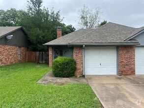 Building Photo - 1509 N Grant Dr