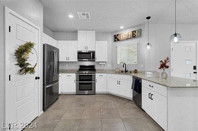 Building Photo - 7481 Moonglade St