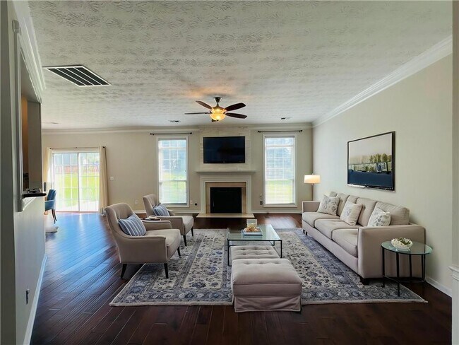Foto del edificio - 156 Weatherstone Dr