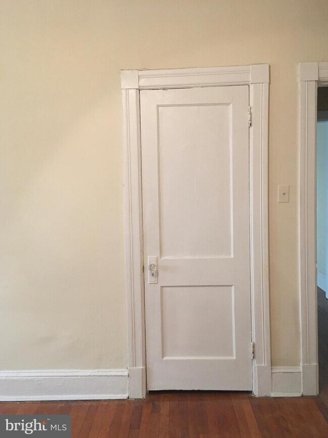 Building Photo - 2716 Wisconsin Ave NW