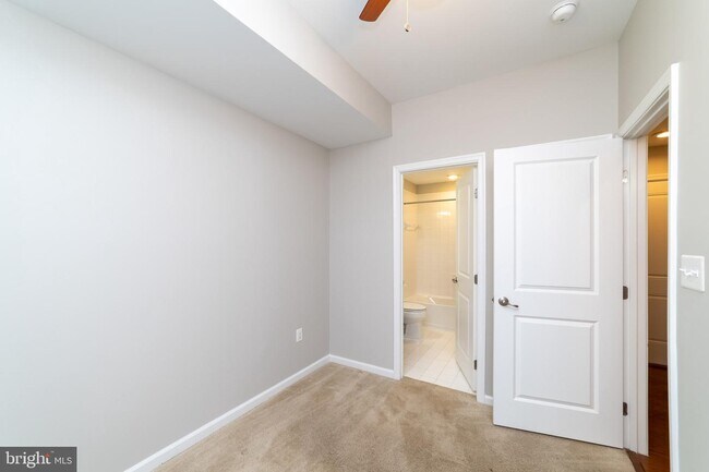 Foto del edificio - 1669 Dorothy Ln