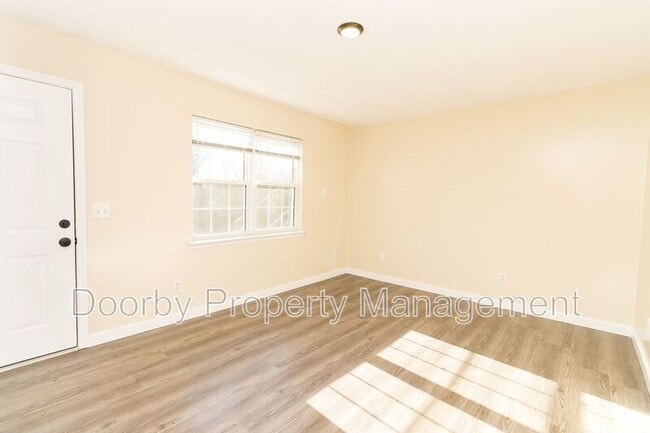 Building Photo - 2425 Ashmore Ave