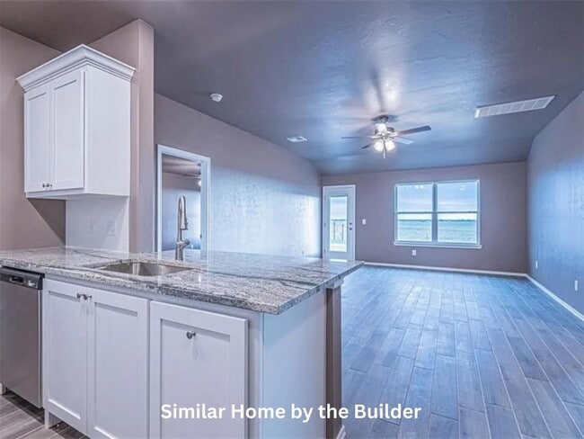 Building Photo - 1624 Highland Loop